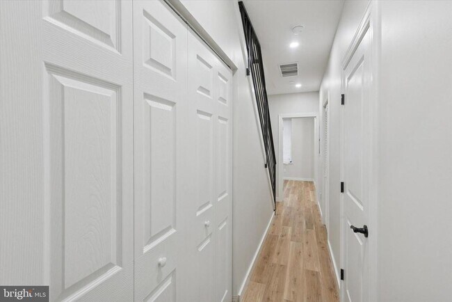 Foto del edificio - 1250 S 27th St