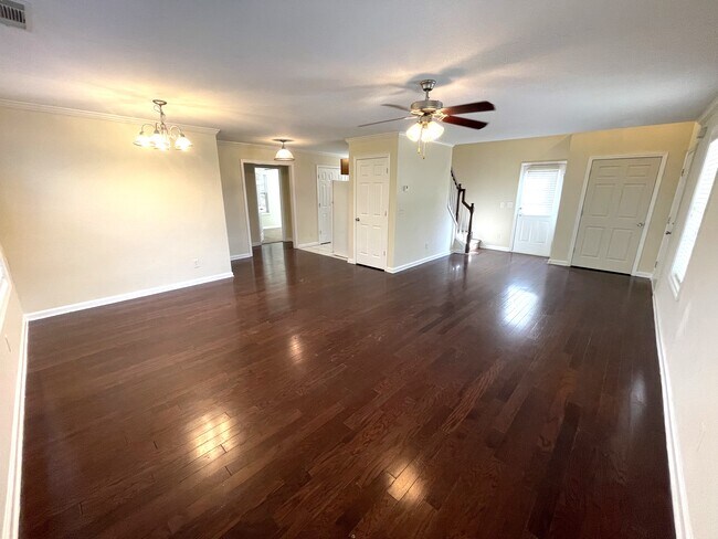 Foto del edificio - 112 Pineview Ct