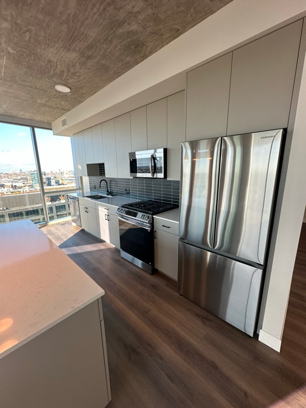 Foto del edificio - 315 N May St