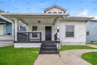 Building Photo - 230 S 39th St
