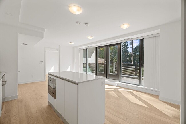 Building Photo - 200 Keewatin Ave