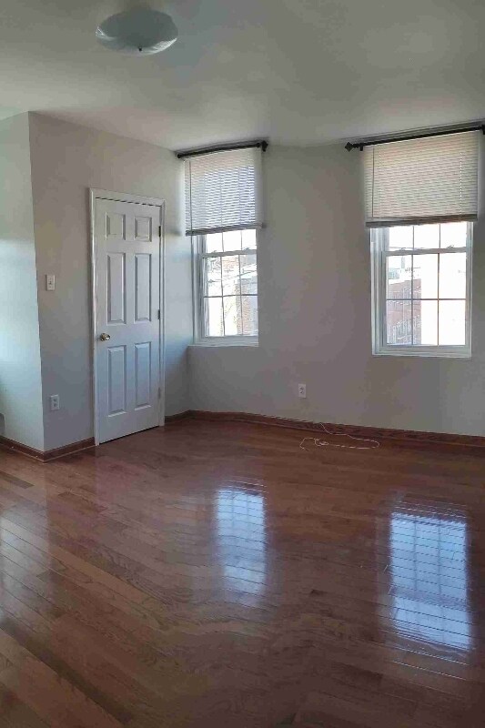 Building Photo - 1306 Tasker St