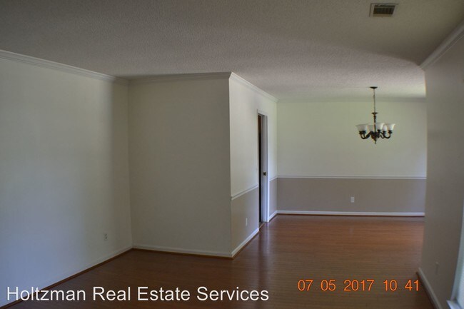 Building Photo - 4 br, 2 bath House - 504 Waverly Court