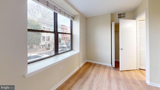 Foto del edificio - 1438 Meridian Pl NW