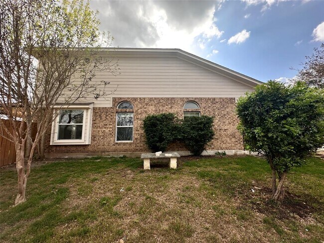 Building Photo - 326 Wild Plum