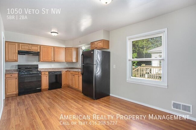 Foto del edificio - 1050 Veto St NW