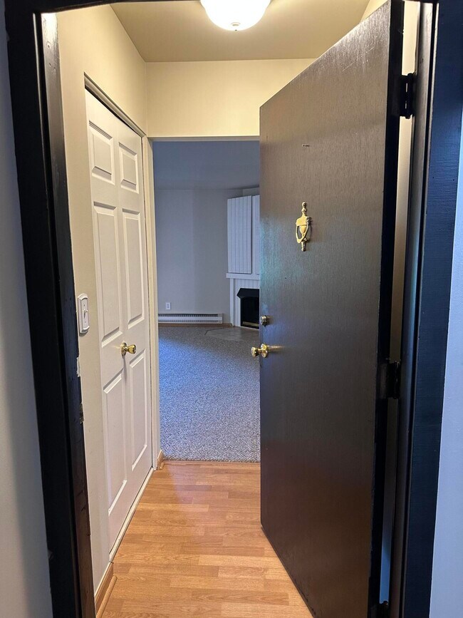 Foto del edificio - 7605 Woodview St