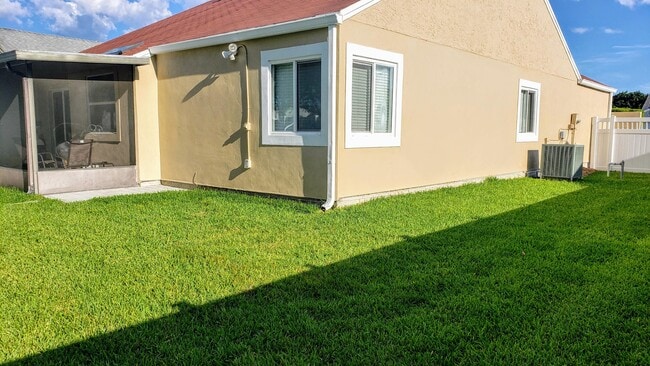 Building Photo - 8463 Dynasty Dr