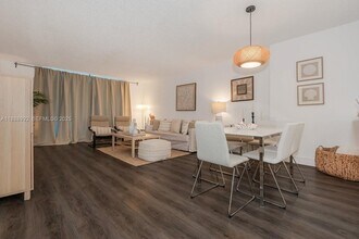 Building Photo - 2301 Collins Ave