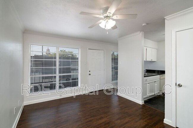 Building Photo - 2816 Throckmorton St