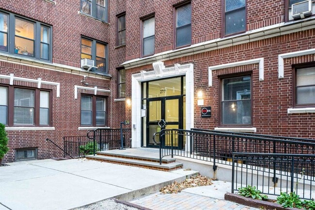 Building Photo - 277 Harrison Ave