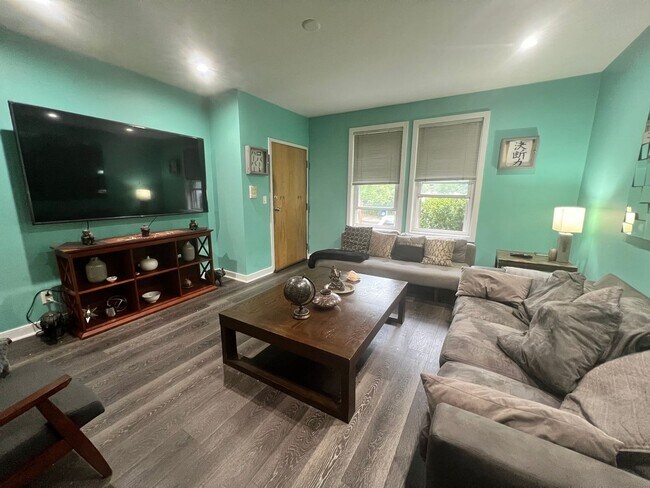 Foto del edificio - Lovely 1 BR/1 BA Condo in Petworth!