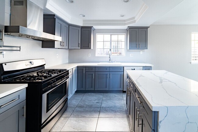 Foto del edificio - 1334 Lee Ave