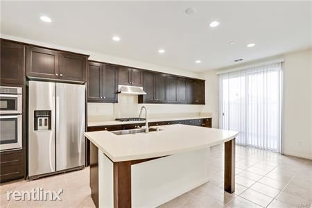 Building Photo - 3 br, 3 bath House - 327 Calle Elegante