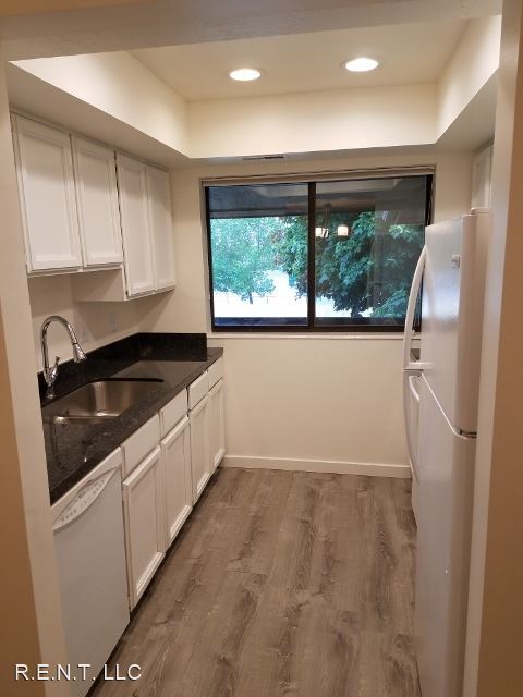 Building Photo - 2 br, 2 bath House - 325 E 2550 N #15