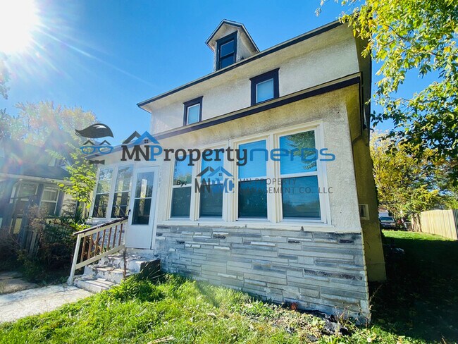 Foto del edificio - UPDATED 3 BD AND 1 BATH LISTING