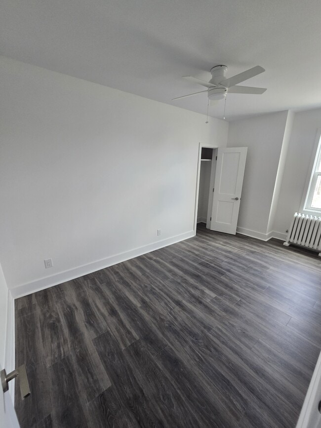Building Photo - 429 Qu'Appelle Ave