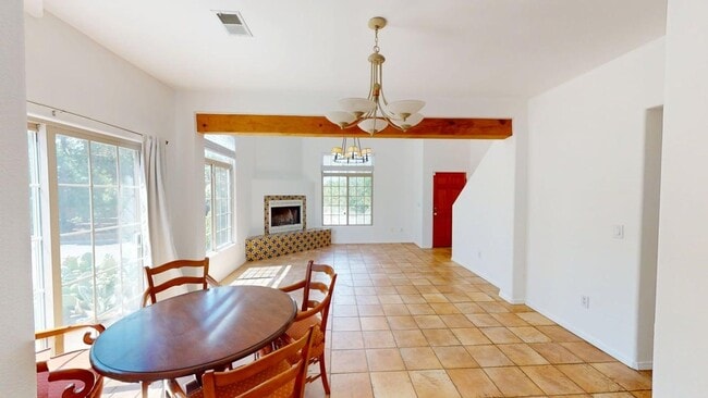 Building Photo - 4255 Juniper Hill Ln