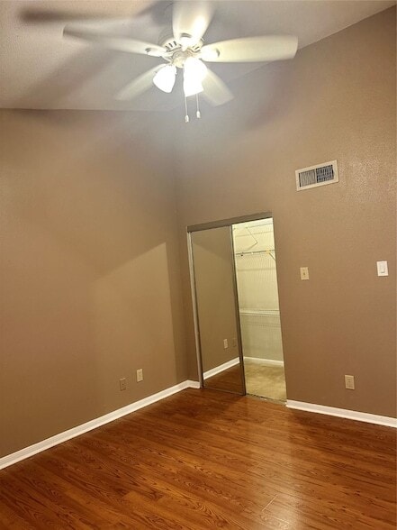 Building Photo - 2121 El Paseo St