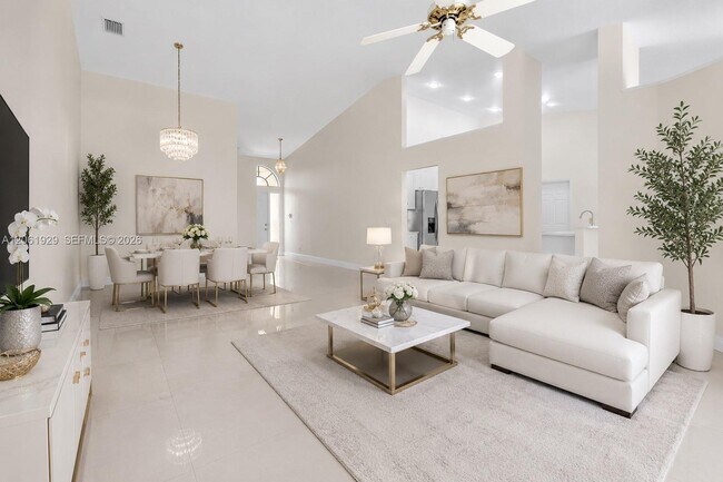 Building Photo - 17194 Ventana Dr