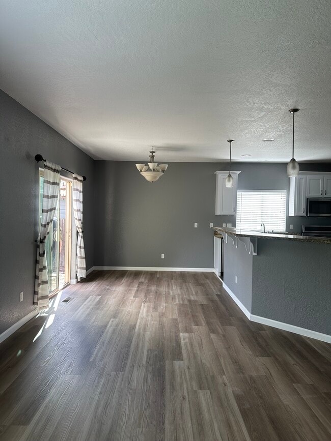 dining room - 855 Virginia Dr
