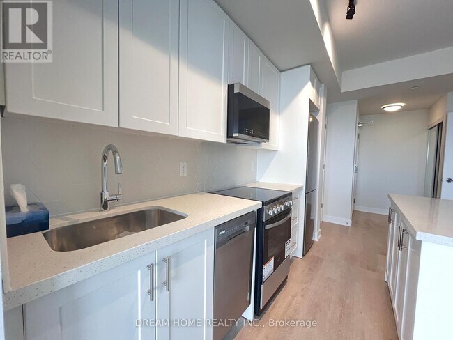 Building Photo - 15 Ellerslie Ave