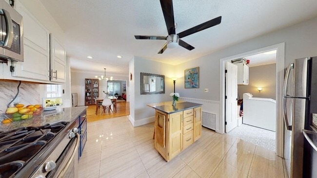 Building Photo - 54 Sheridan Ave