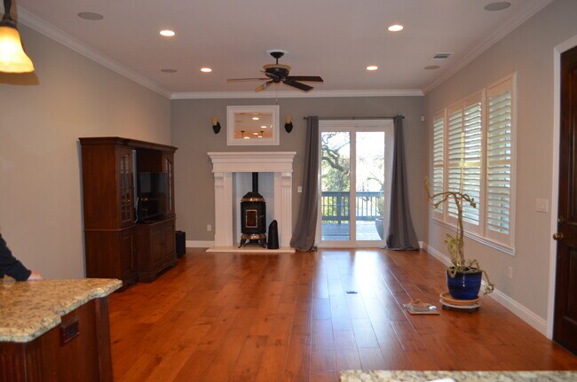 Foto del edificio - 2111 Deer Valley Rd