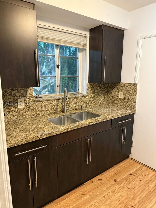 Foto del edificio - 23 Majorca Ave