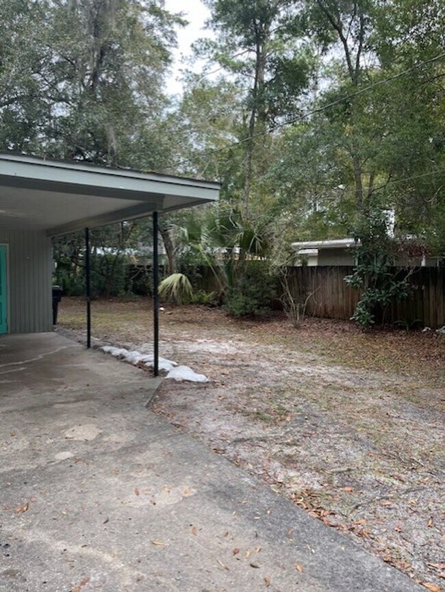 2/1 Just Renovated in Duck pond House Rental in Gainesville, FL