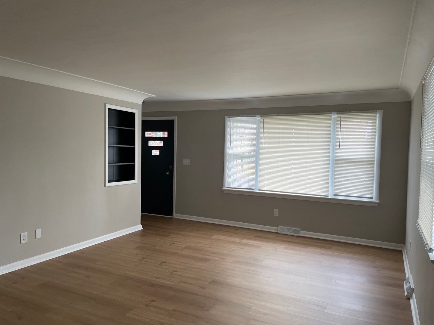 1910 Thornapple Ave Akron, OH 44301 – photo 2