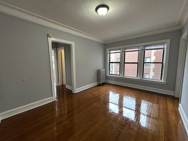 Building Photo - 6948 N Ashland Ave
