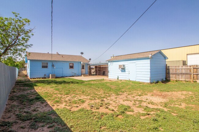 Foto del edificio - Great 2 Bedroom 1 Bathroom House!
