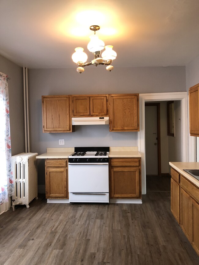 Kitchen - 328 Morris St