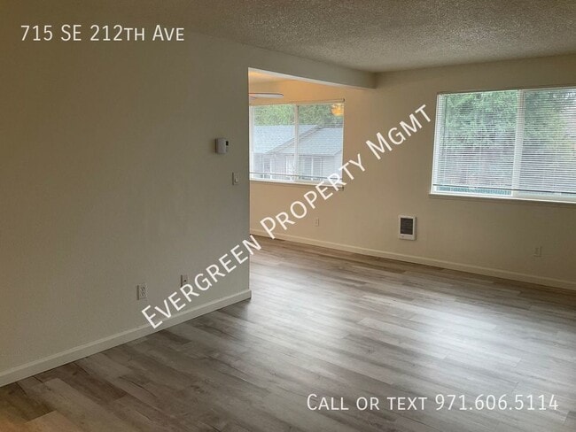 Building Photo - Beautifully Renovated 2BD,1.5BA home, on t...
