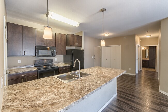 Building Photo - Northtown Crossing - Pet Friendly, Student...