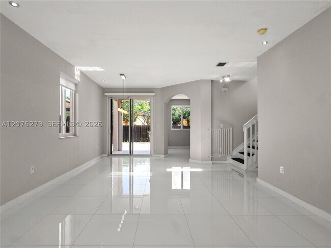 Building Photo - 15392 SW 25th Terrace