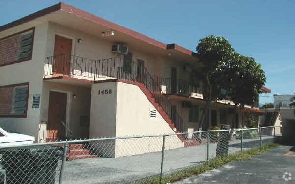 Building Photo - 1458 NW 3rd St