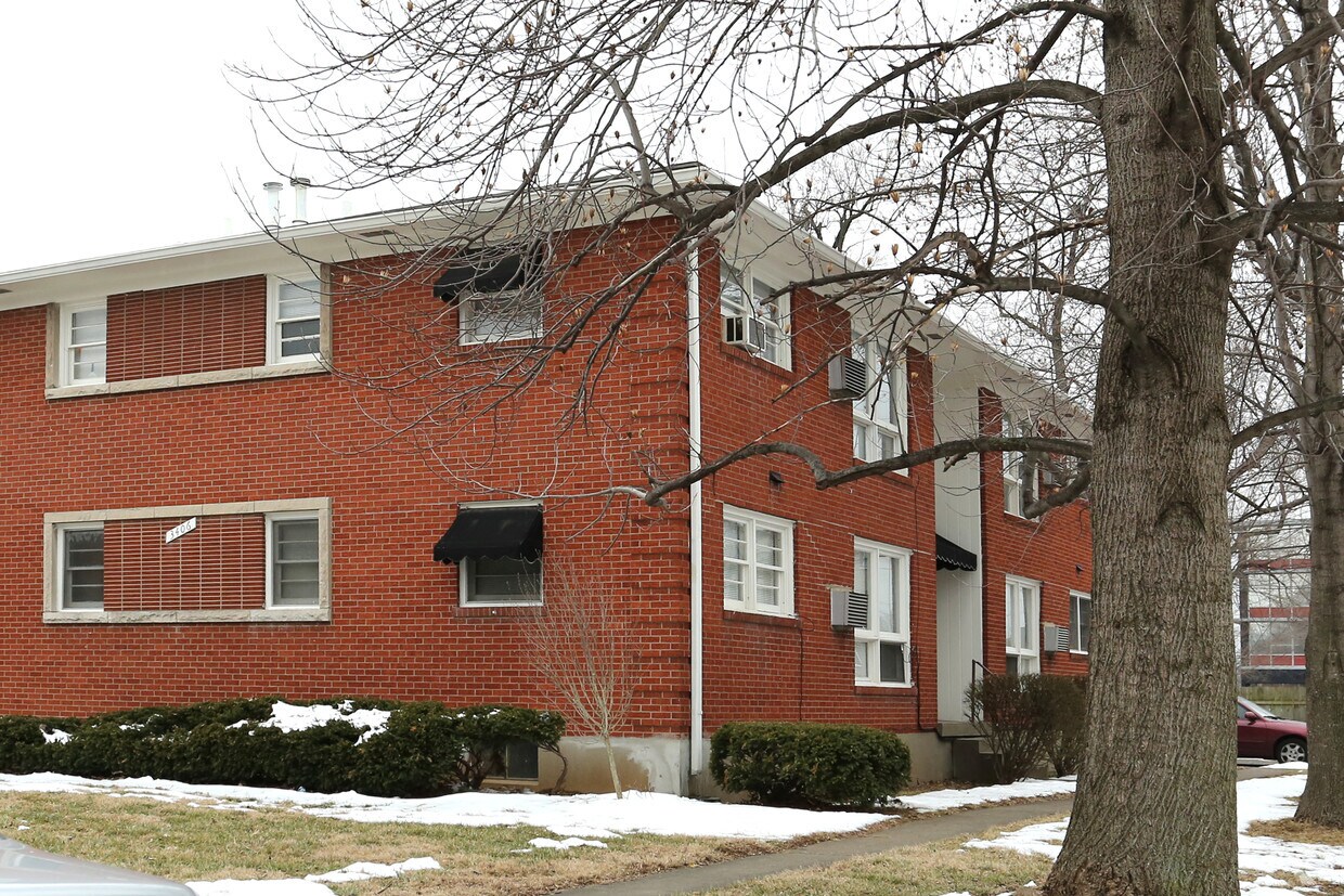 Building Photo - 3406 Rowena Rd