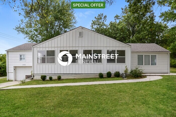 Foto principal - 3 Bedroom Pet-Friendly Home in Kansas City...