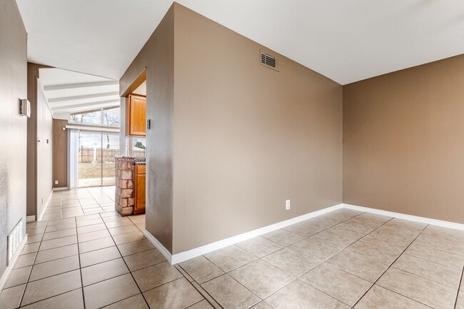 Foto del edificio - Conveniently situated 3-bedroom, 2 bath home in established Greenbriar neighborhood.