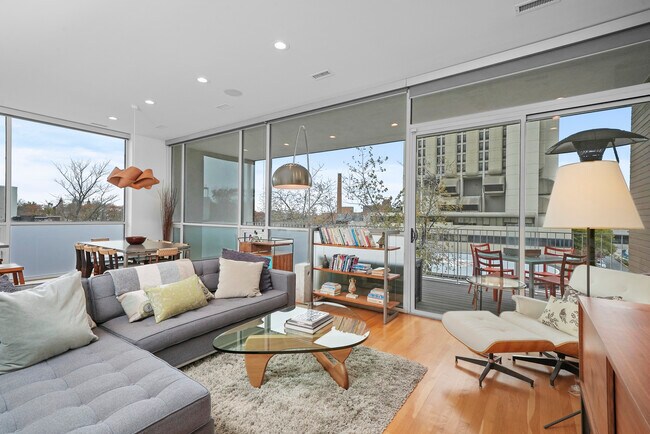 Foto del edificio - 2157 W Division St