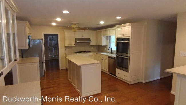 Foto del edificio - 4 br, 3 bath House - 15 Dunbrook