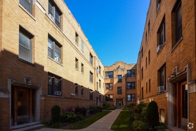 Building Photo - 2651 N Spaulding Ave