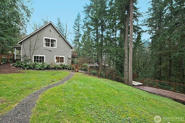 Building Photo - Bainbridge home for rent in magical setting.