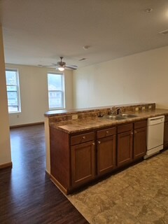 Foto del edificio - 525 10th St W