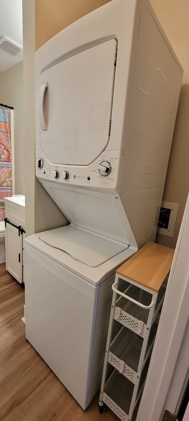 Foto del edificio - 405 Blyth Rd