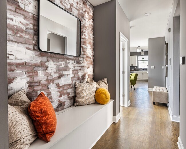 Foto del edificio - 1322 E 62nd St