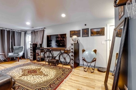 Building Photo - 6414 N Mozart St