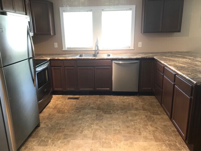 Building Photo - 2711 Stone Heights